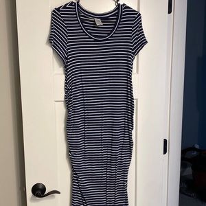 Time and Tru midi maternity dress